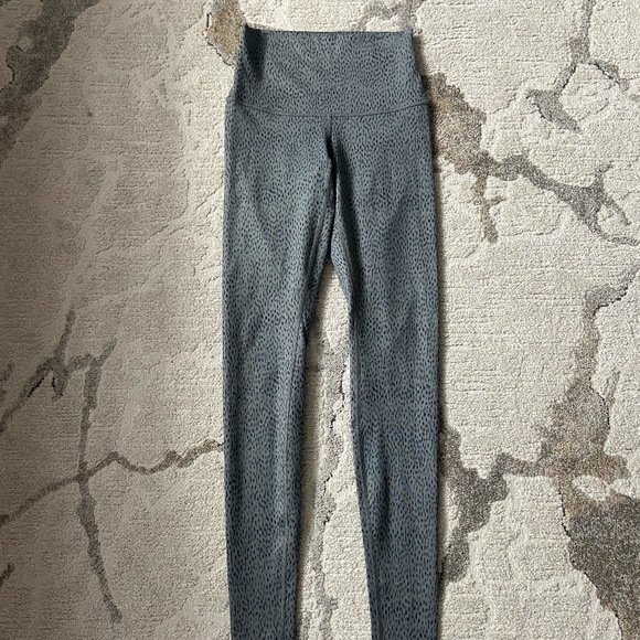 Gray Women's High-Waisted Leggings - Picture 4 of 11